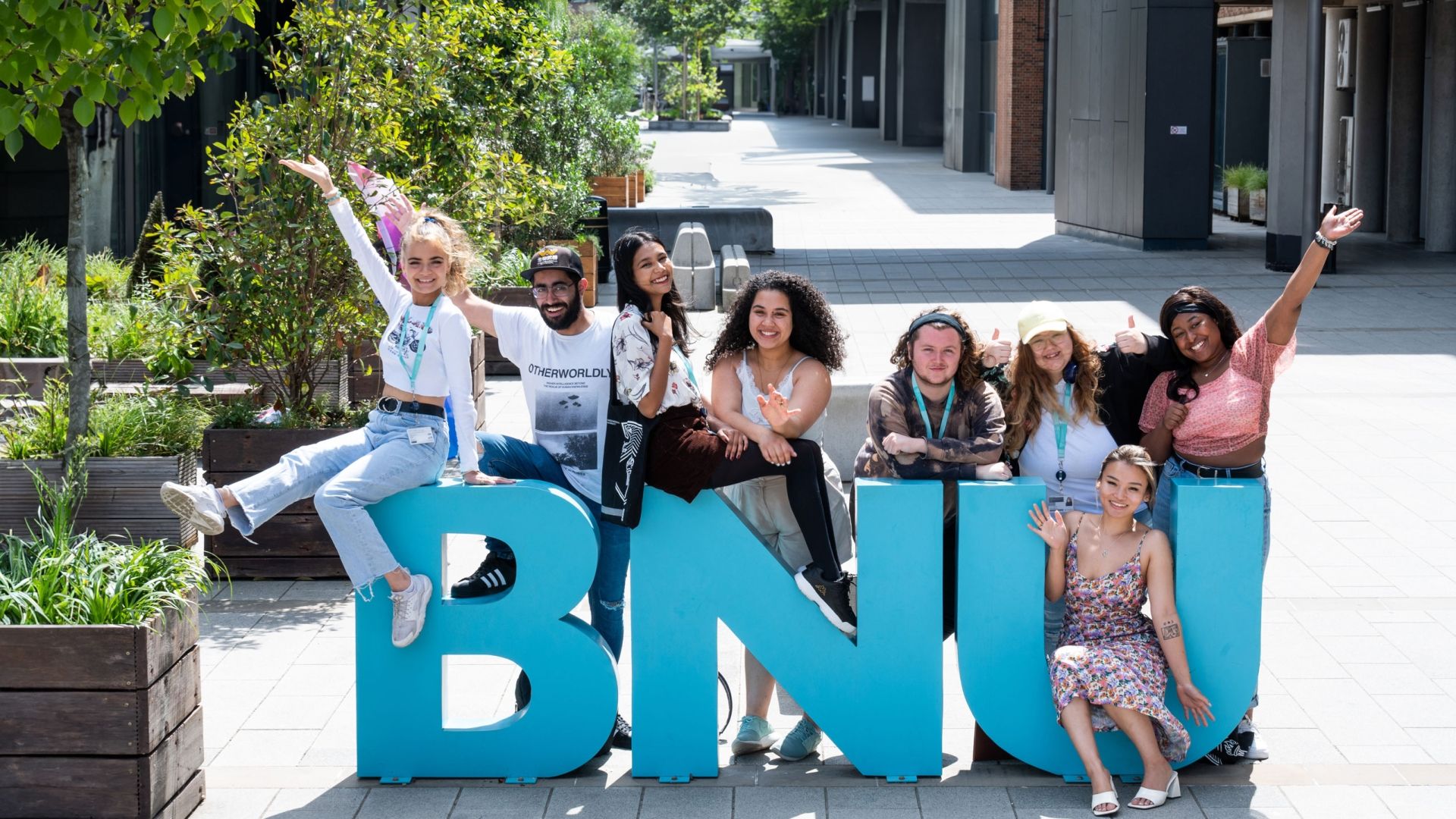 Students on BNU sign