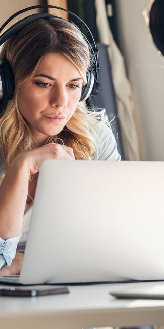 Source girl listening to music