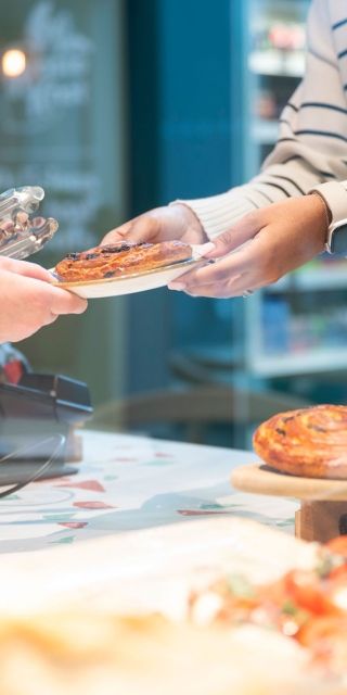 Food and drink in the Garden Cafe