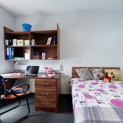 Accommodation spotlight: Windsor House Halls of Residence. 🏡

Rooms in Windsor House Halls are either ensuite with a shared kitchen-diner in flats of six, or studio rooms with a built in kitchenette.

Windsor House Halls are a mere 5 minute walk away from our High Wycombe campus and is in a great location right in the centre of town. 🚶

Prices start from £186 per week for an ensuite room and rise to £206 per week for a studio room. 🛏️

Find out more about our accommodation options via the link in our bio.

#Halls #HallsOfResidence #StudentAccommodation #StudentLife #Windsor #BNU