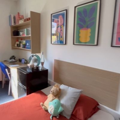 Time for an accommodation tour! 🏡

Come with us on a tour of our Hughenden Park halls of residence. 👋

For more information including pricing, how to apply and contact details, visit our website by following the link in our bio. 📱

#UniHalls #UniAccommodation #StudentLife #BNU #BNUProud