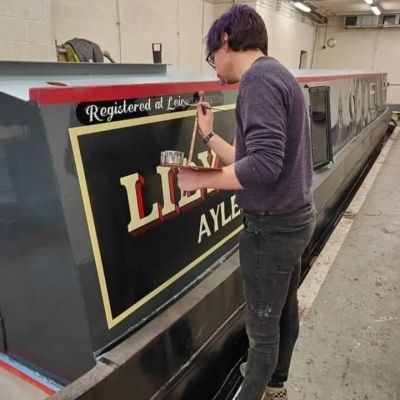 From Buckingham Palace workshops to vintage engines 🚂✨

Meet BNU graduate Stuart Duncumb, a traditional signwriter helping to keep a historic craft alive.

Using hand-painted techniques, Stuart create...