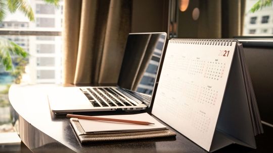 Laptop with calendar 