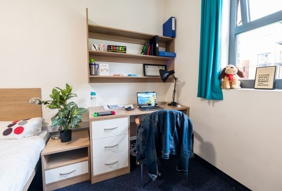 Desk in bedroom at Hughenden accommodation