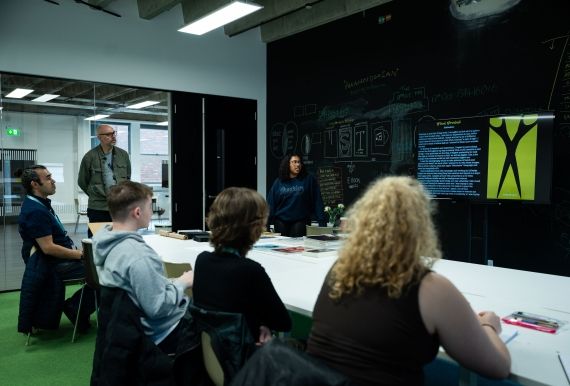 Creative Advertising class with students and lecturer