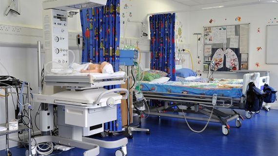 Simulation ward at Uxbridge Campus with beds and baby mannequin