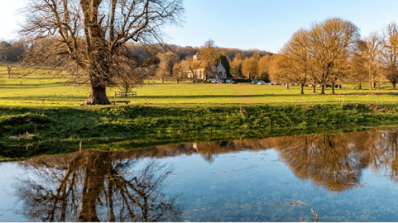 Hughenden Park in sunshine