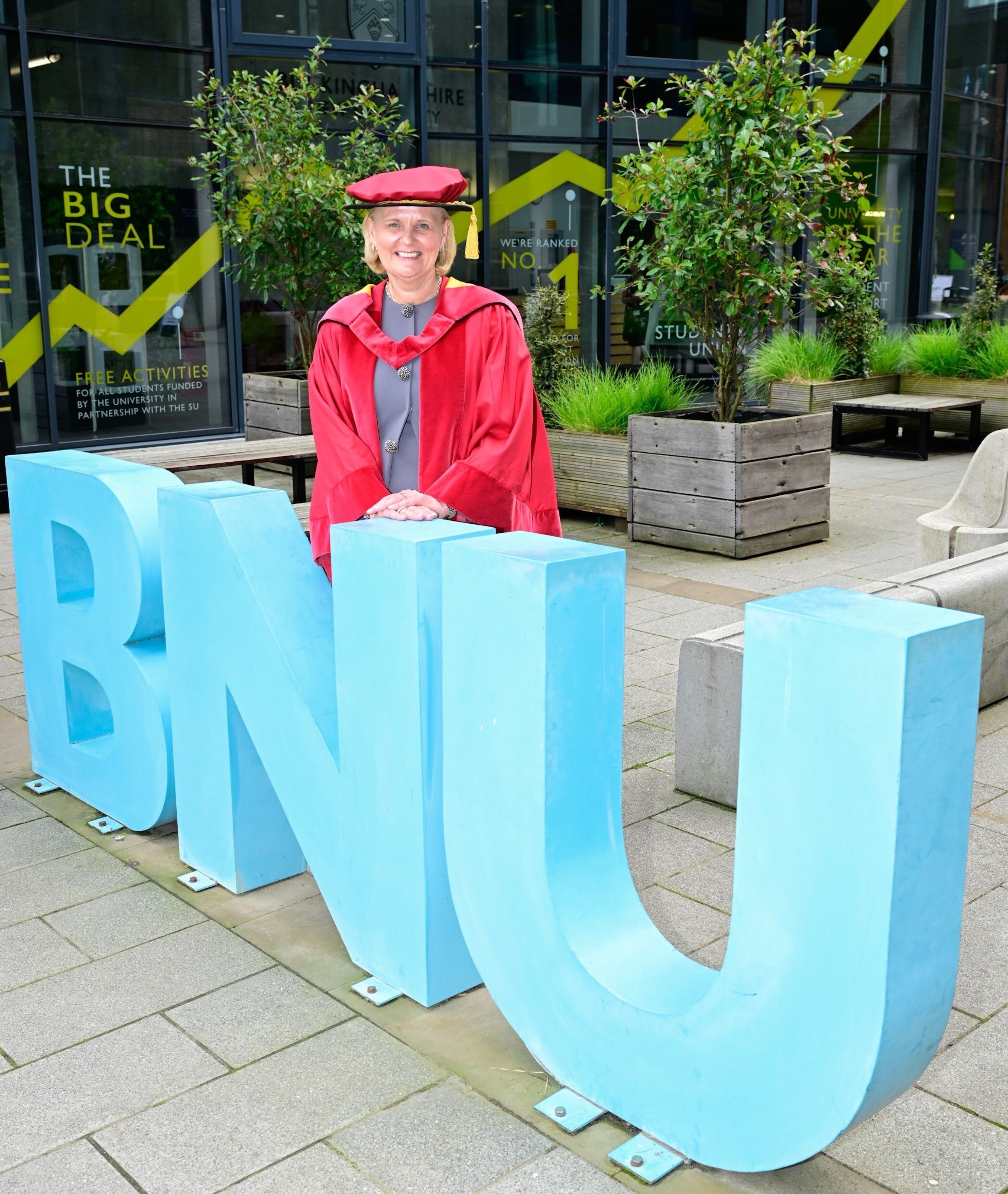 Dame Amanda Blanc received an honorary doctorate at from BNU